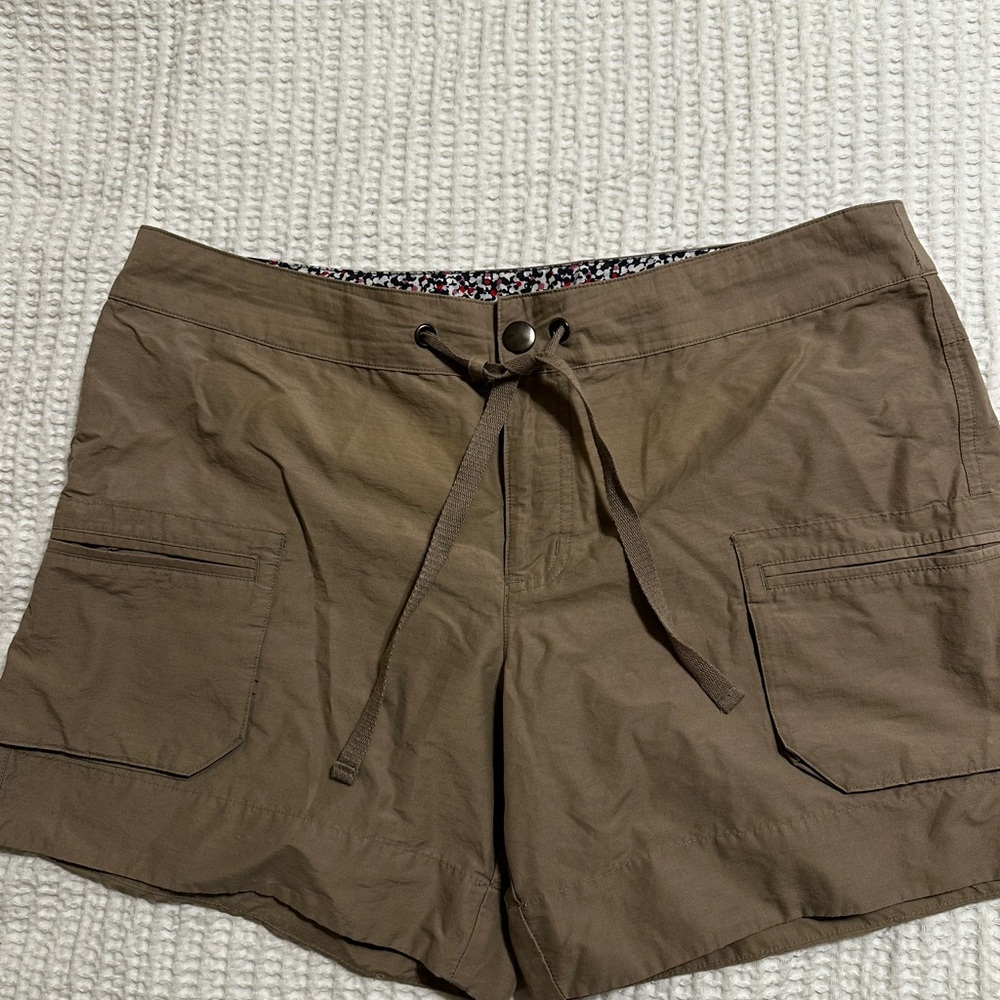 Columbia Women's Tan Cargo Shorts